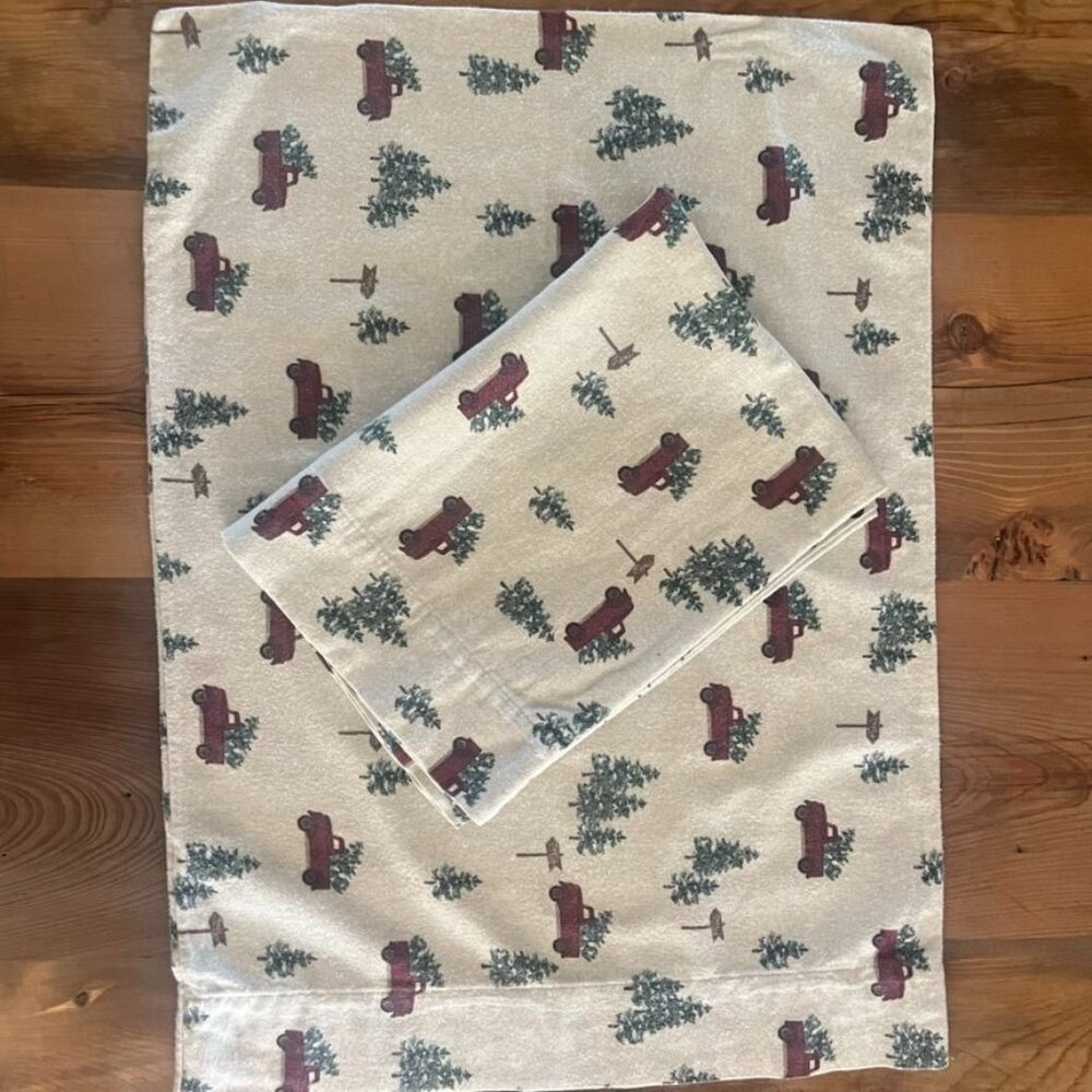 Cuddle Duds Flannel Pillowcases Xmas Truck Winter Bedding 20" X 30" Beige Turkey